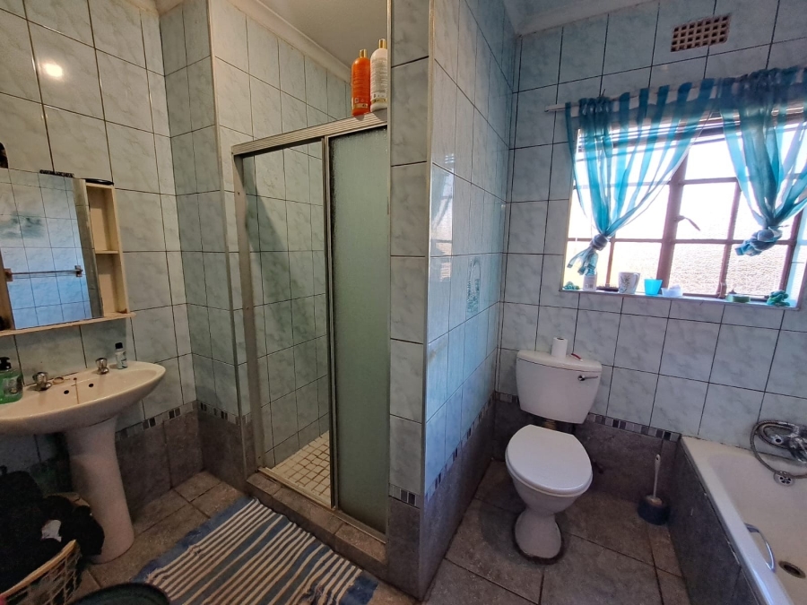 4 Bedroom Property for Sale in Safari Gardens North West